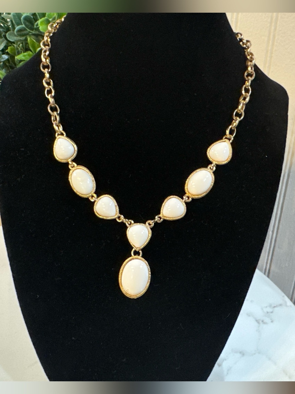 Vintage Monet Gold Toned Necklace White Oval Smooth Stones Wedding Fashion